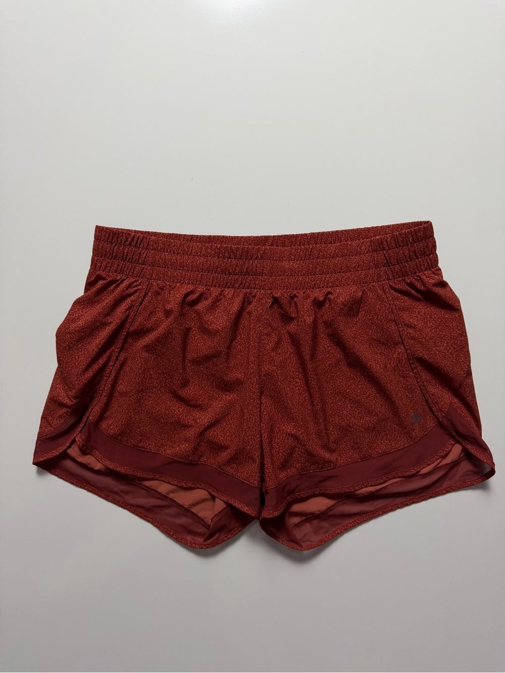 Athleta Mesh Racer Run Shorts 4”, Size M